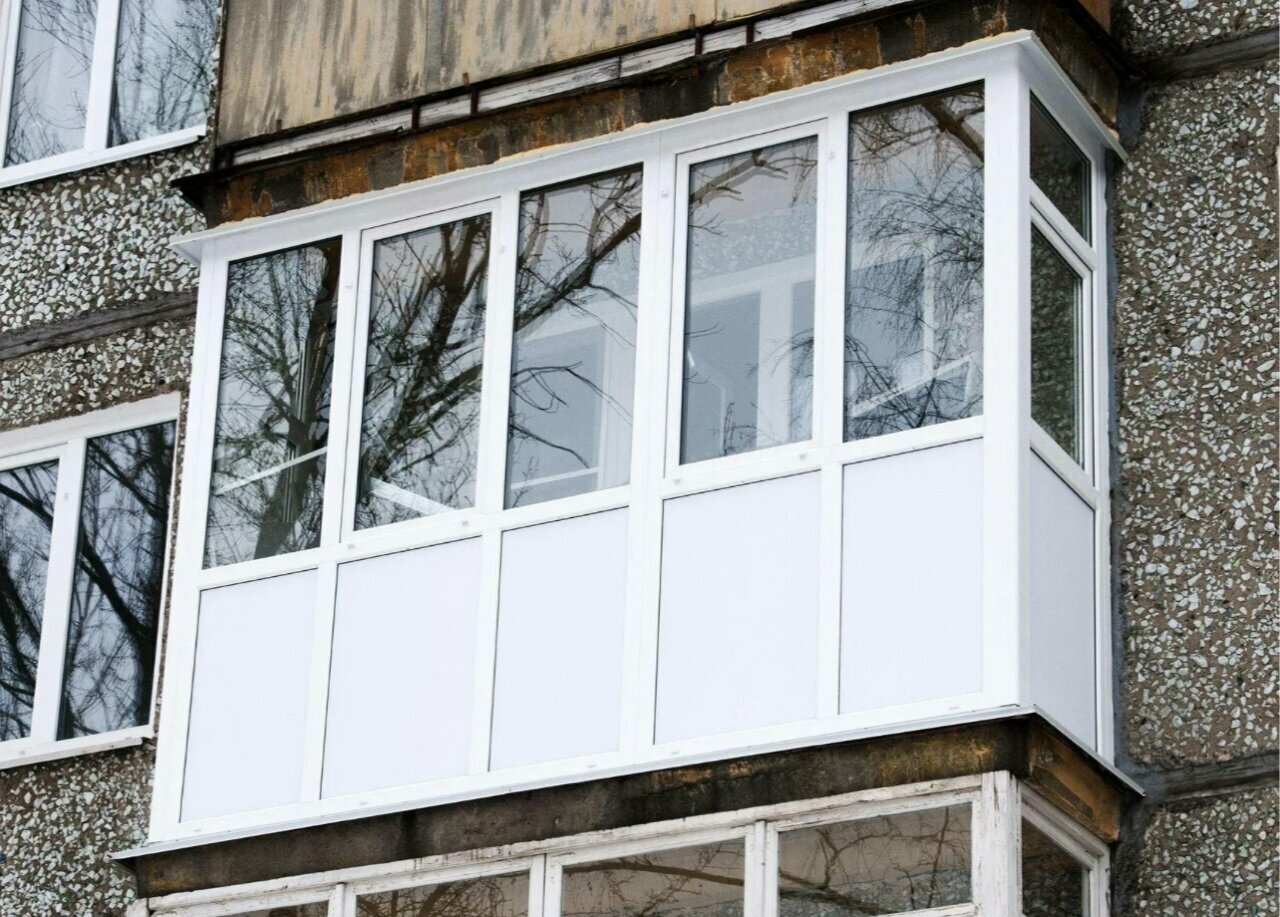 Пластиковые окна в Волгограде — остекление балкона под ключ