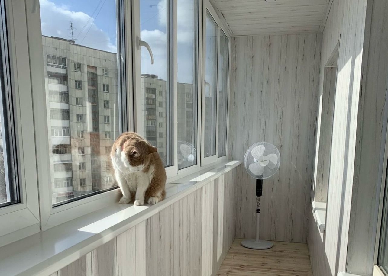 Окно ПВХ с широким подоконником — работа ВолгаСтрой 34, Волгоград